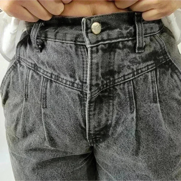 Vintage USA High Rise Mom Jeans By Chic - Picture 8 of 9